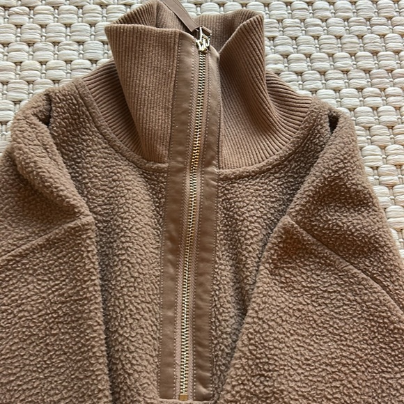 Varley Roselle half zip fleece , size small - Picture 6 of 7